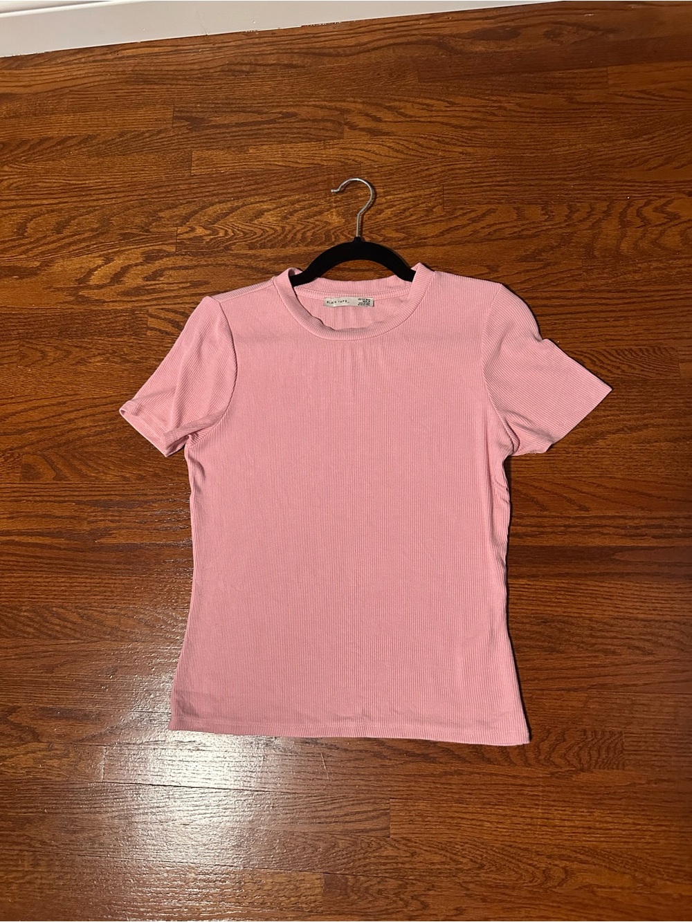 [M] Ribbed Pink T-Shirt